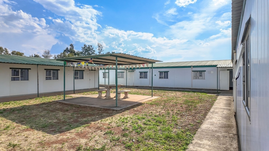 5 Bedroom Property for Sale in Rustenburg Rural North West